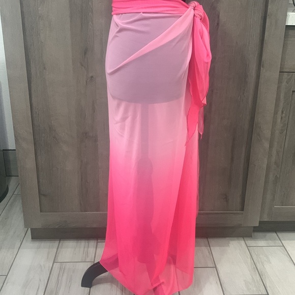 La Palapa Hot Pink Fading Sheer Shawl Or Beach Wrap Cover up One Size - Picture 3 of 7